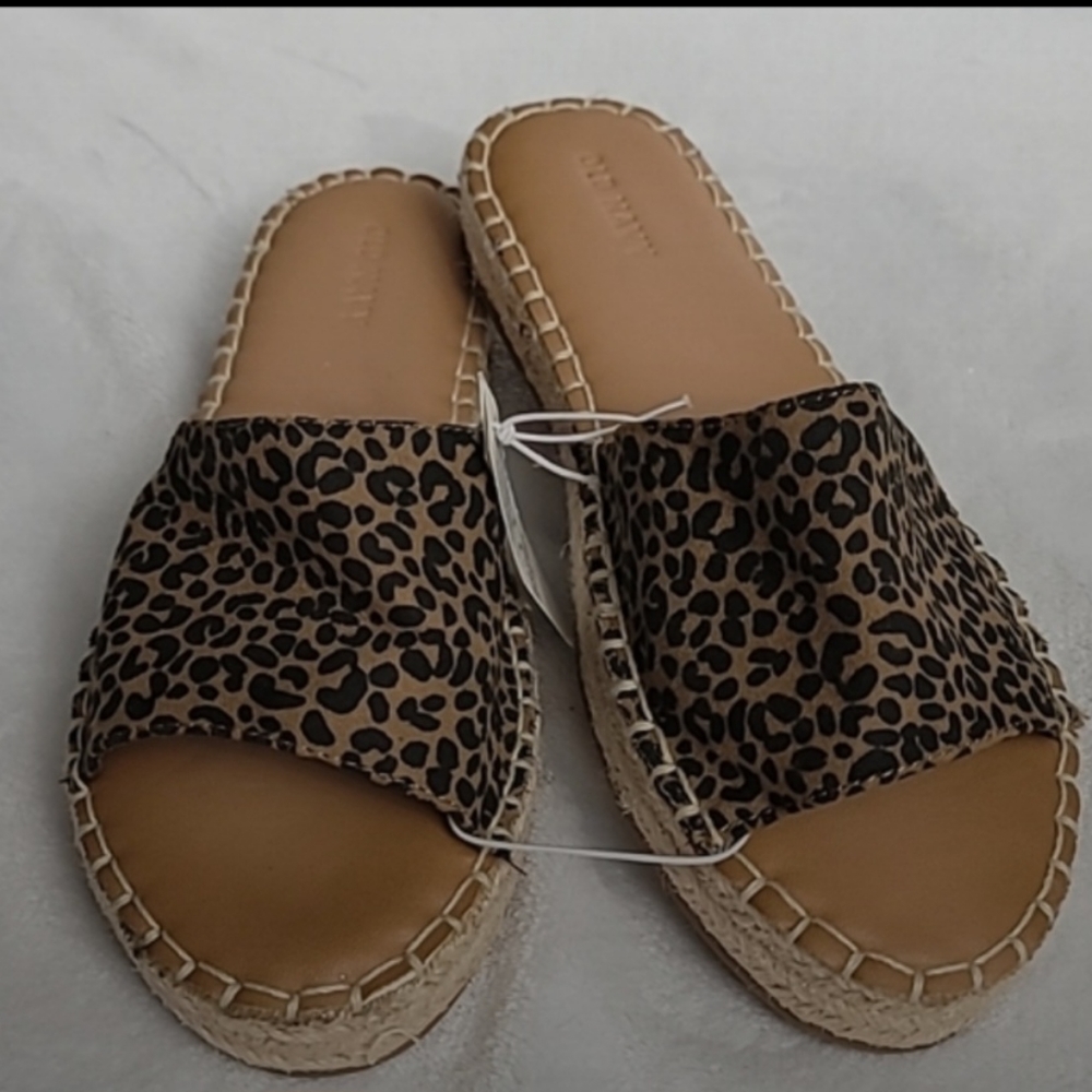 New Old Navy Women's Slides/Sandals -Animal print, Size 8,